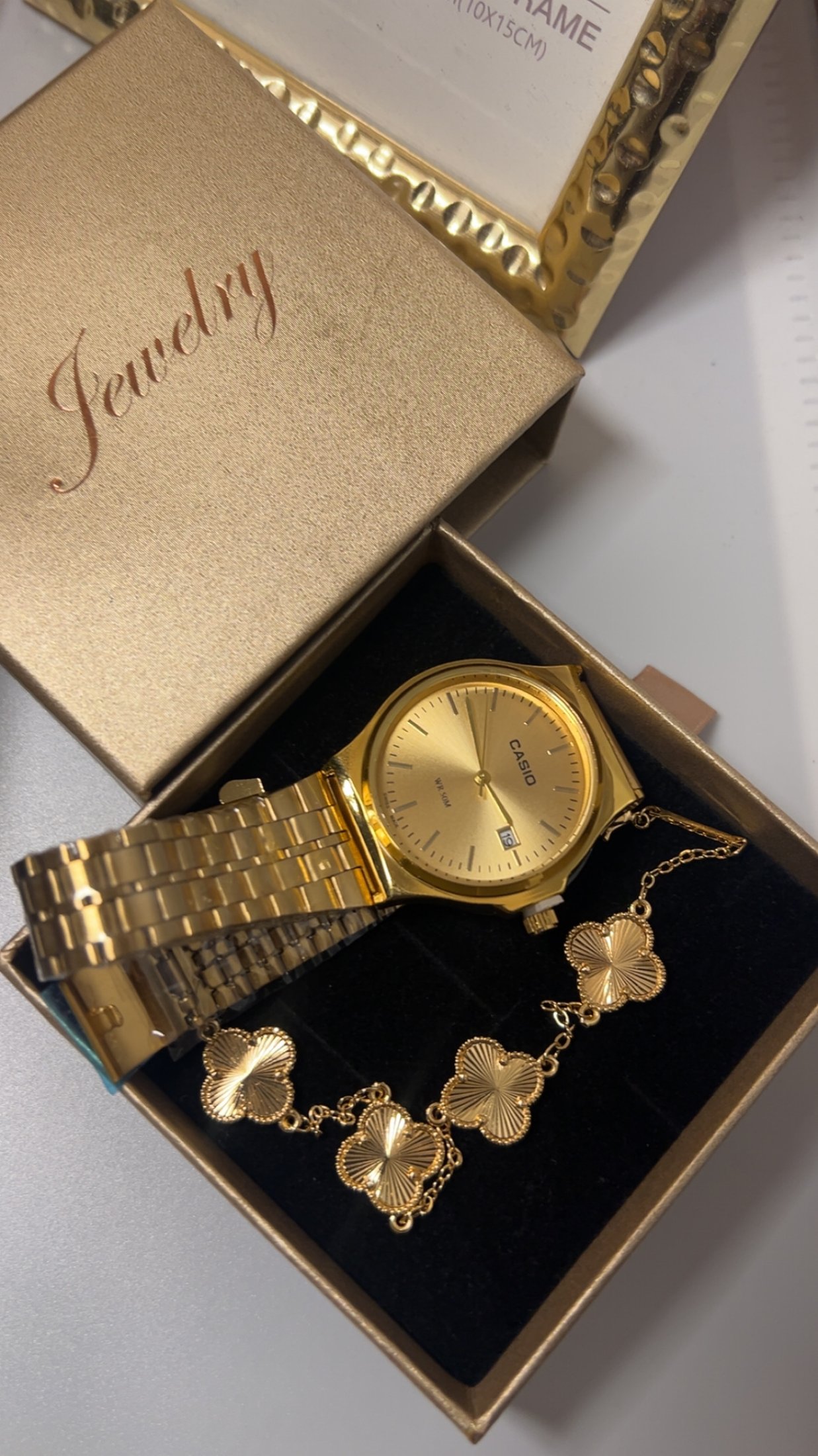 Montre Casio + Vancleef Doré